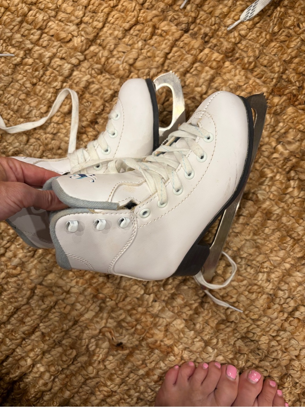 Girls Lace-Up ice skates size 13J
